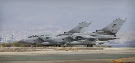 英国6架龙卷风战机准备夜袭ISIS[组图]-战机 英