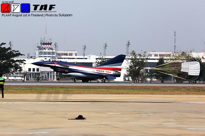 泰国派出鹰狮战机为中国歼10战机伊尔76MD护航