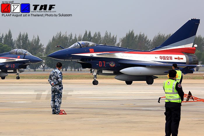 泰国派出鹰狮战机为中国歼10战机伊尔76MD护
