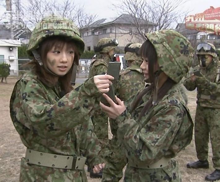 日自卫队女兵卖春照曝光 成为名符其实自慰队