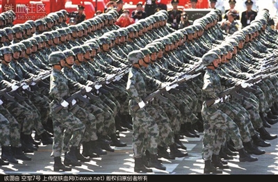 今天上午看胜利日大阅兵-方队,阅兵,英模,礼炮