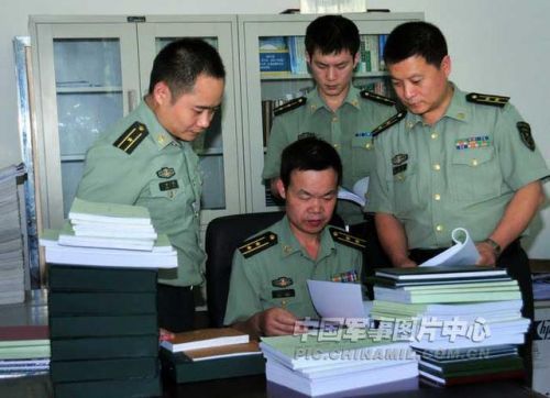 济南军区一人为部队省钱6.75亿元 令承包商头