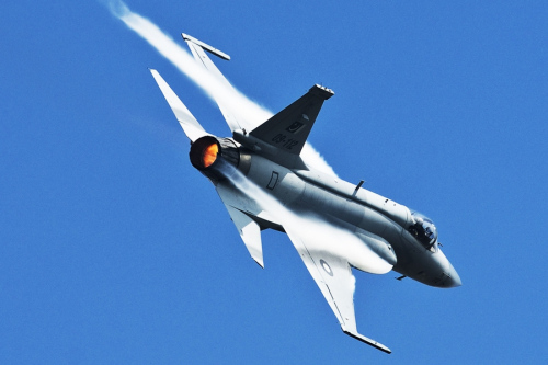 日媒称枭龙或与阵风战机竞标摩洛哥空军订单-